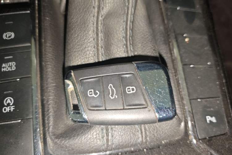 Used Volkswagen Passat 2022 330TSI Elite Edition Vehicle Key
