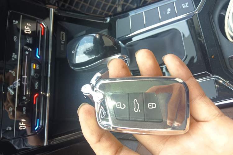 Used Volkswagen Passat 2022 380TSI Luxury Edition Vehicle Key