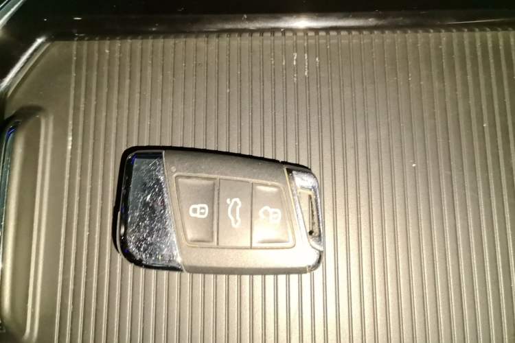 Used Volkswagen Passat 2022 330TSI Luxury Edition Vehicle Key