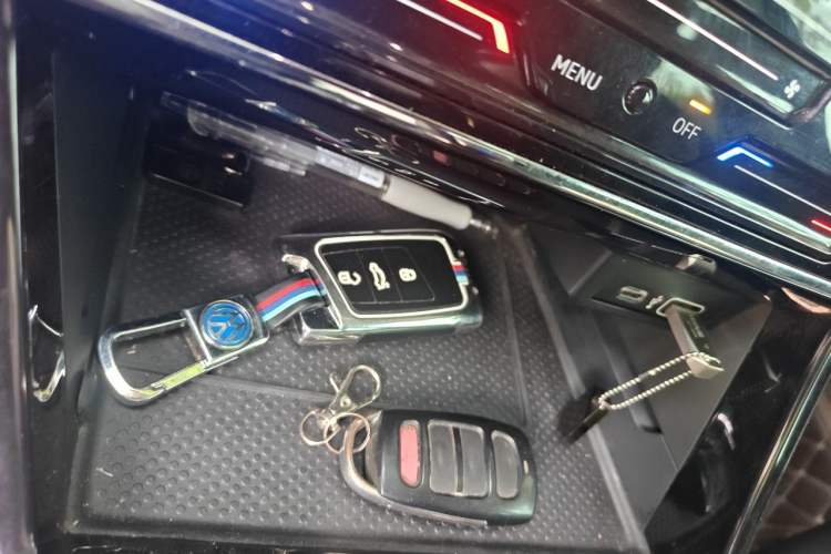 Used Volkswagen Passat 2022 330TSI Luxury Edition Vehicle Key