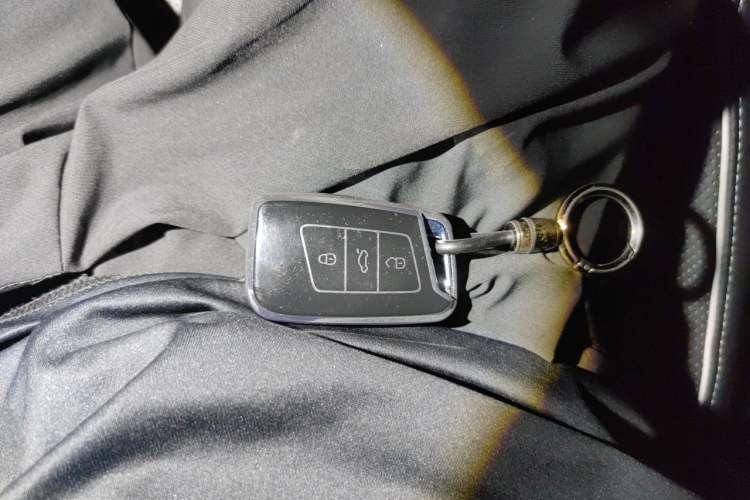 Used Volkswagen Passat 2022 330TSI Luxury Edition Vehicle Key