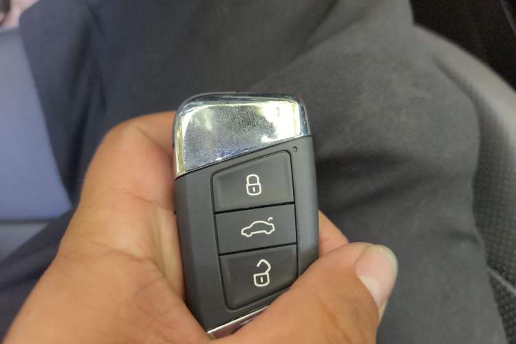 Used Volkswagen Passat 2022 330TSI Starry Luxury Edition Vehicle Key