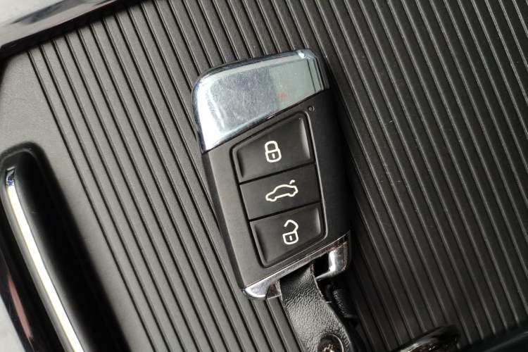Used Volkswagen Passat 2022 330TSI Elite Edition Vehicle Key