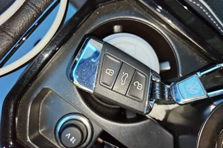 Used Volkswagen Passat 2022 330TSI Luxury Edition Vehicle Key
