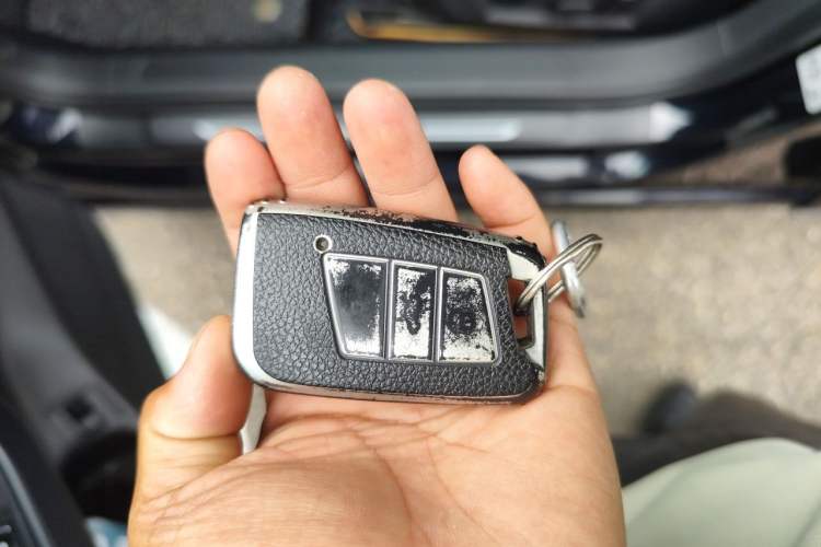 Used Volkswagen Passat 2022 330TSI Elite Edition Vehicle Key
