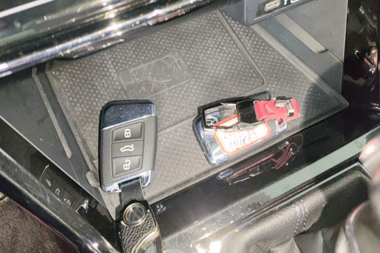 Used Volkswagen Passat 2022 330TSI Luxury Edition Vehicle Key