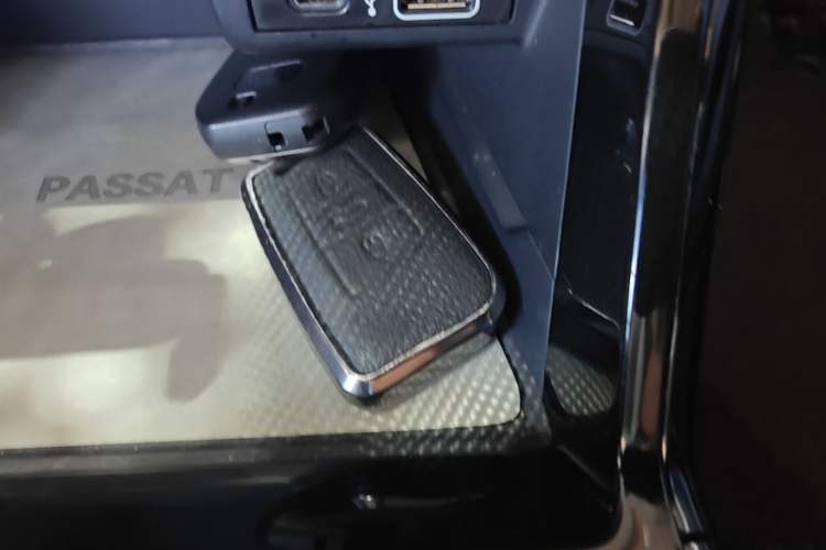 Used Volkswagen Passat 2022 330TSI Luxury Edition Vehicle Key