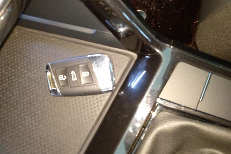 Used Volkswagen Passat 2022 330TSI Elite Edition Custom Version Vehicle Key