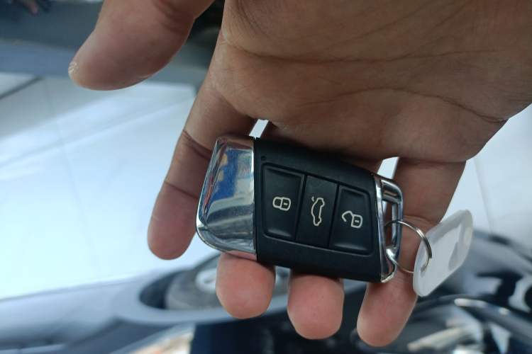 Used Volkswagen Passat 2022 330TSI Elite Edition Vehicle Key