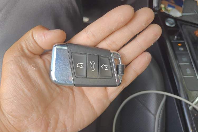 Used Volkswagen Passat 2022 330TSI Luxury Edition Vehicle Key