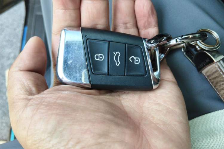 Used Volkswagen Passat 2022 330TSI Elite Edition Vehicle Key