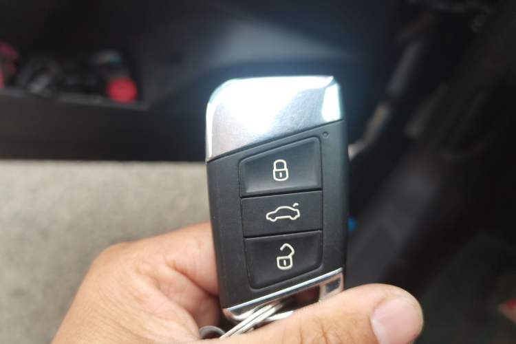 Used Volkswagen Passat 2022 330TSI Elite Edition Vehicle Key