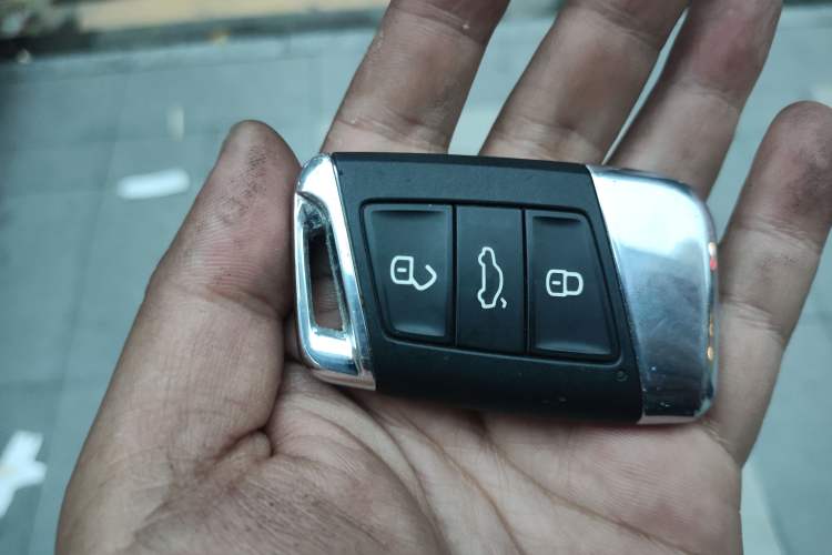 Used Volkswagen Passat 2022 330TSI Elite Edition Vehicle Key