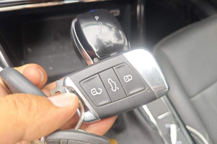 Used Volkswagen Passat 2022 330TSI Luxury Edition Vehicle Key