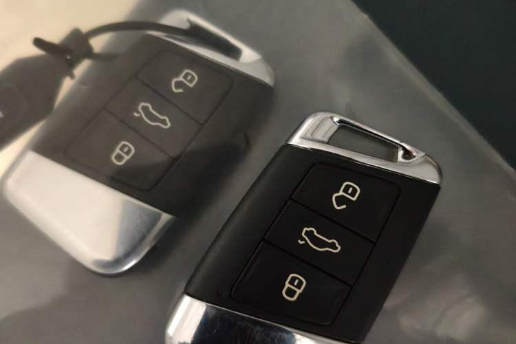 Used Volkswagen Passat 2022 330TSI Luxury Edition Vehicle Key