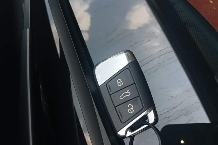 Used Volkswagen Passat 2022 330TSI Starry Elite Edition Custom Version Vehicle Key
