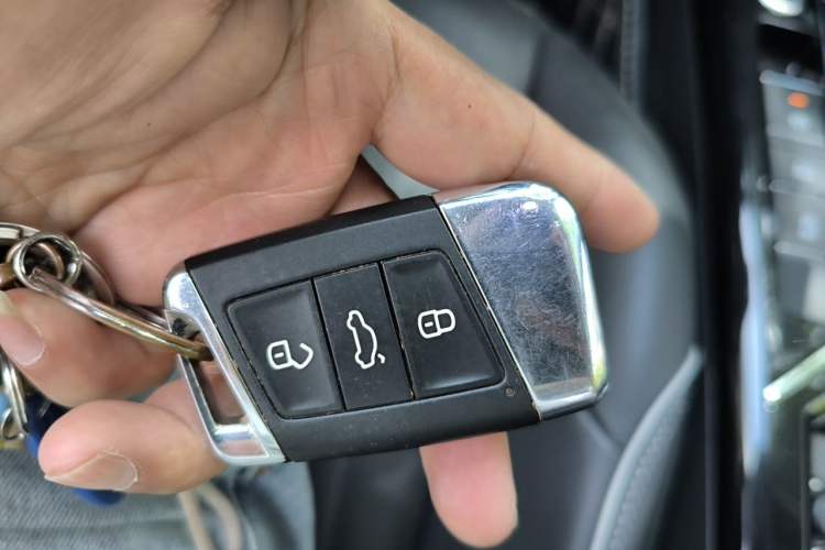Used Volkswagen Passat 2022 330TSI Elite Edition Vehicle Key