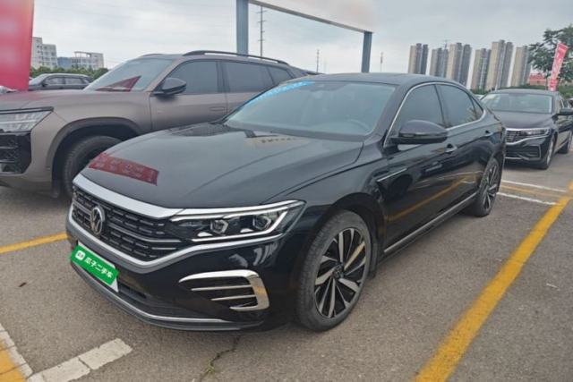 Used Volkswagen Passat 2022 330TSI Luxury Edition Custom Version