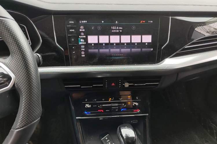 Used Volkswagen Passat 2022 330TSI Luxury Edition Audio And AC Panel
