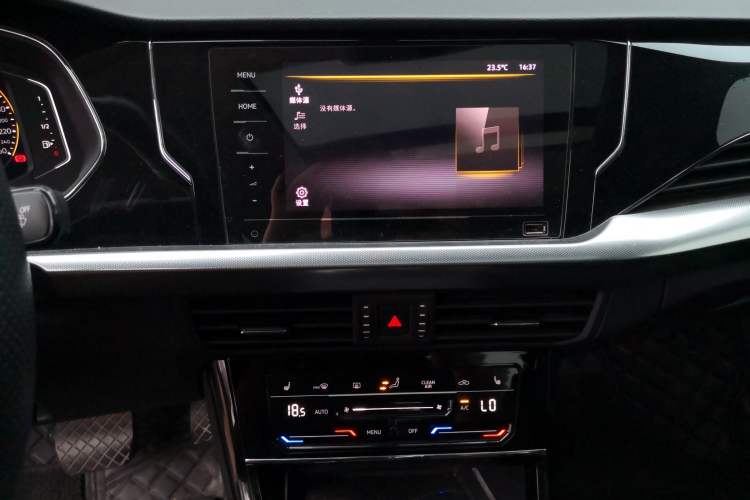 Used Volkswagen Passat 2022 330TSI Starry Elite Edition Audio And AC Panel