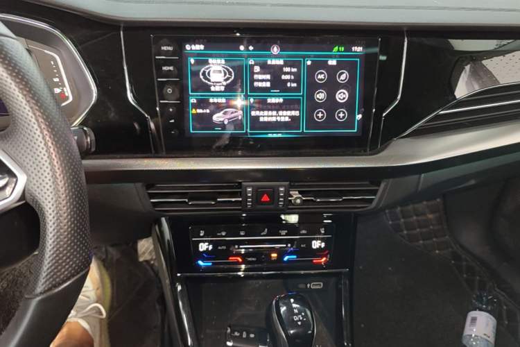 Used Volkswagen Passat 2022 330TSI Luxury Edition Audio And AC Panel