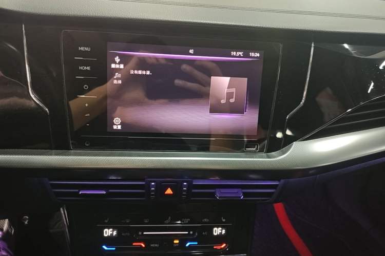 Used Volkswagen Passat 2022 330TSI Starry Elite Edition Audio And AC Panel