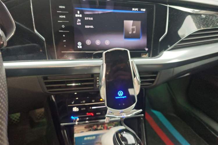 Used Volkswagen Passat 2022 330TSI Elite Edition Audio And AC Panel