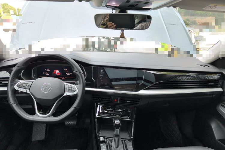 Used Volkswagen Passat 2022 330TSI Starry Elite Edition Center Console