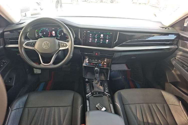 Used Volkswagen Passat 2022 330TSI Starry Luxury Edition Center Console