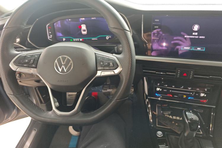 Used Volkswagen Passat 2022 330TSI Starry Luxury Edition Center Console