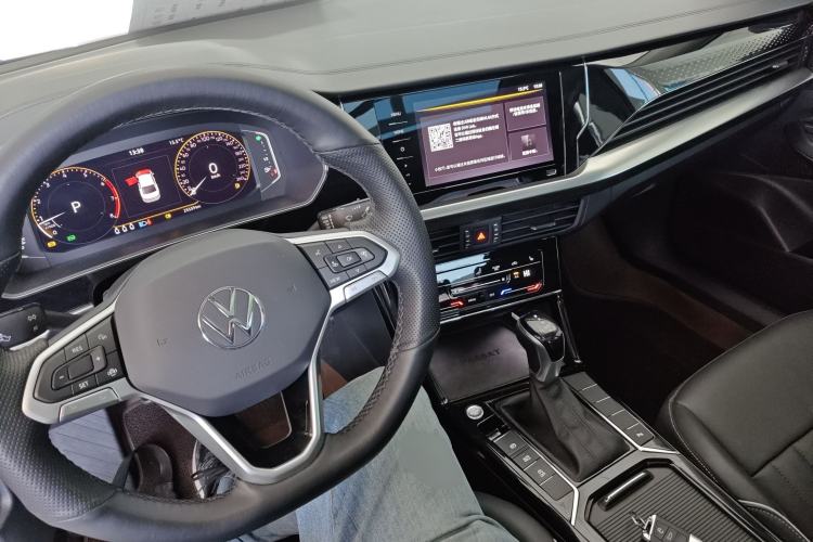 Used Volkswagen Passat 2022 330TSI Starry Elite Edition Center Console