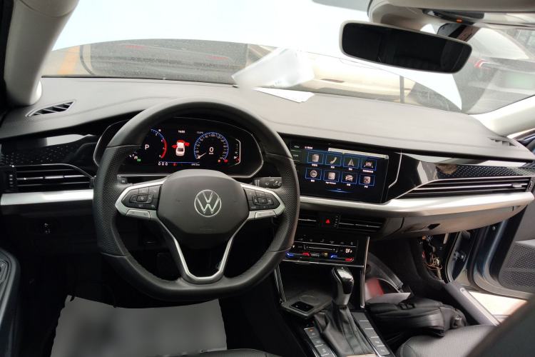 Used Volkswagen Passat 2022 330TSI Starry Luxury Edition Center Console