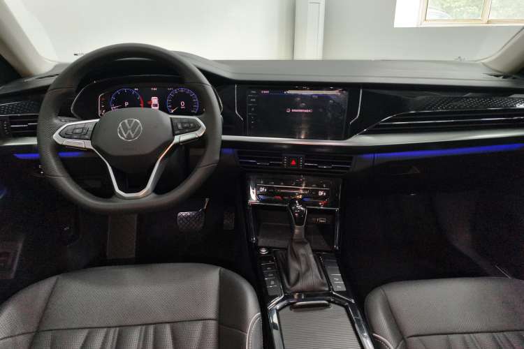 Used Volkswagen Passat 2022 330TSI Starry Luxury Edition Center Console
