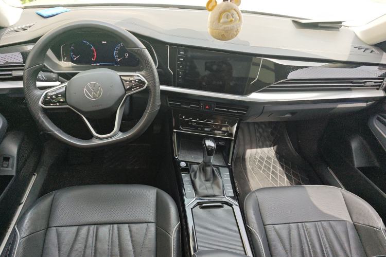 Used Volkswagen Passat 2022 330TSI Starry Luxury Edition Center Console