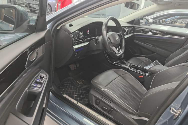 Used Volkswagen Passat 2022 330TSI Luxury Edition Driver Seat