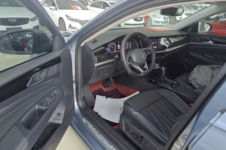 Used Volkswagen Passat 2022 330TSI Luxury Edition Driver Seat