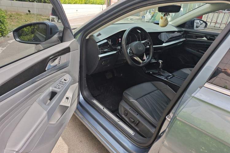 Used Volkswagen Passat 2022 330TSI Starry Luxury Edition Driver Seat