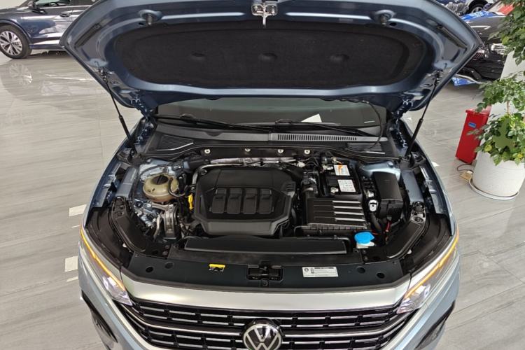 Used Volkswagen Passat 2022 330TSI Luxury Edition Engine Bay