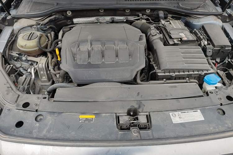 Used Volkswagen Passat 2022 330TSI Luxury Edition Engine Bay