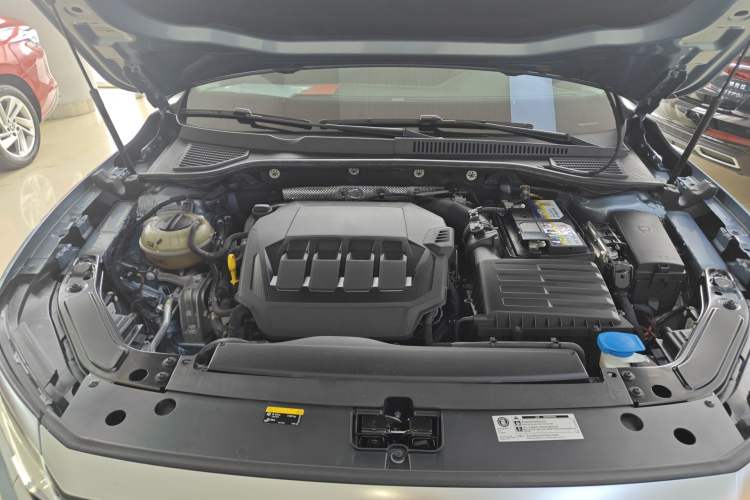 Used Volkswagen Passat 2022 330TSI Luxury Edition Engine Bay