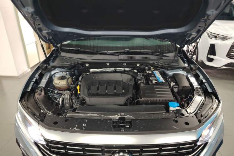 Used Volkswagen Passat 2022 330TSI Luxury Edition Engine Bay