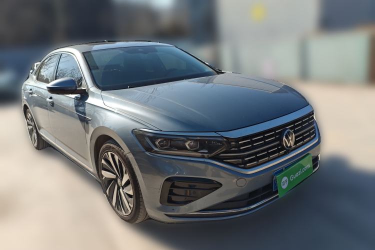 Used Volkswagen Passat 2022 330TSI Luxury Edition Exterior 2