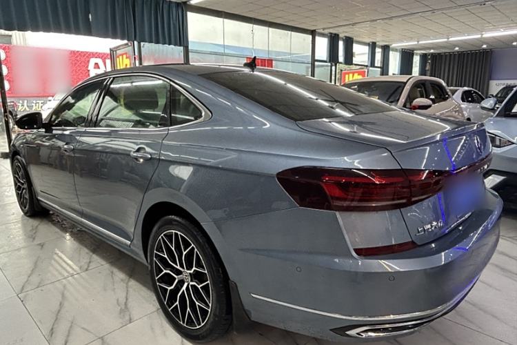 Used Volkswagen Passat 2022 330TSI Luxury Edition Exterior 2