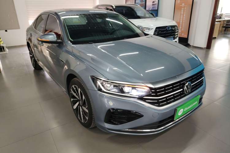 Used Volkswagen Passat 2022 330TSI Luxury Edition Exterior 2