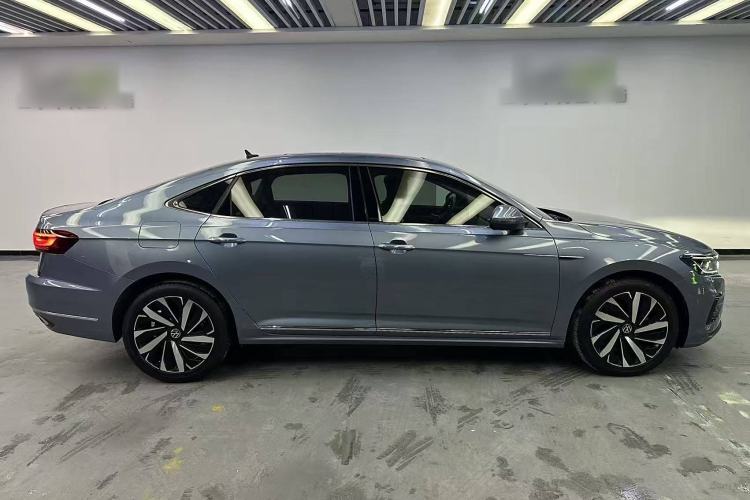 Used Volkswagen Passat 2022 330TSI Luxury Edition Exterior 3