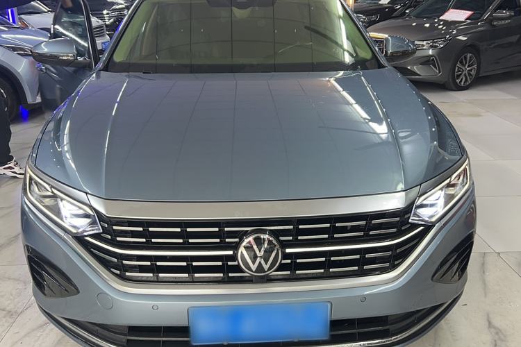 Used Volkswagen Passat 2022 330TSI Luxury Edition Exterior 4