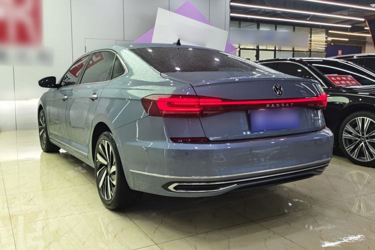 Used Volkswagen Passat 2022 330TSI Luxury Edition Exterior 4