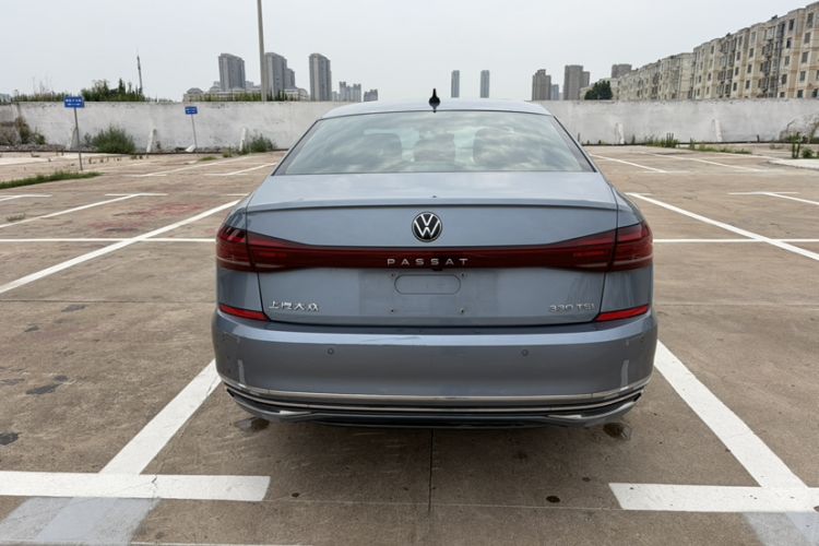 Used Volkswagen Passat 2022 330TSI Starry Luxury Edition Exterior 4