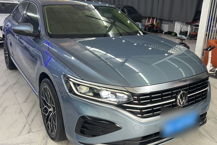 Used Volkswagen Passat 2022 330TSI Luxury Edition Exterior 5