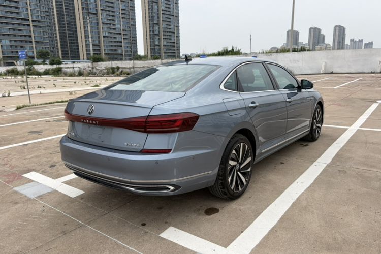 Used Volkswagen Passat 2022 330TSI Starry Luxury Edition Exterior 5
